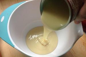 Method for preparing condensed milk at home